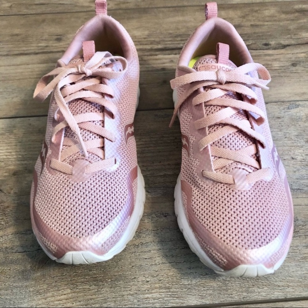 Women's Saucony Liteform Running Shoes 9